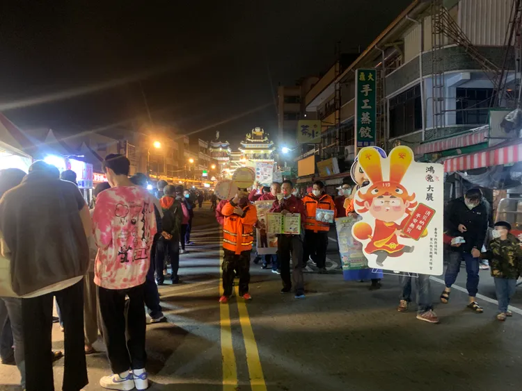 下營分隊遊街宣導用火用電安全。警消提供