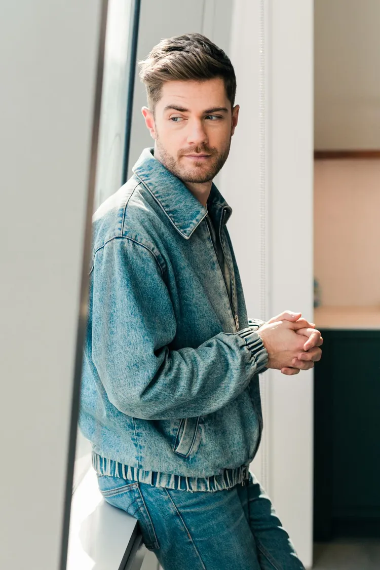 導演盧卡斯東特顏值很高。傳影互動提供