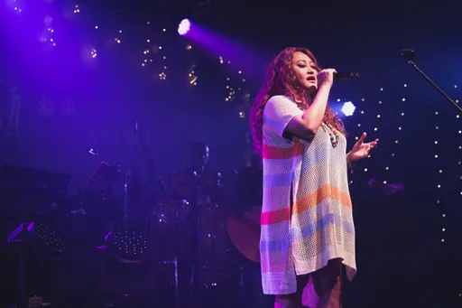 家家羞認寶寶正在孵蛋中 跟李英宏一起反轉「開心酒店」