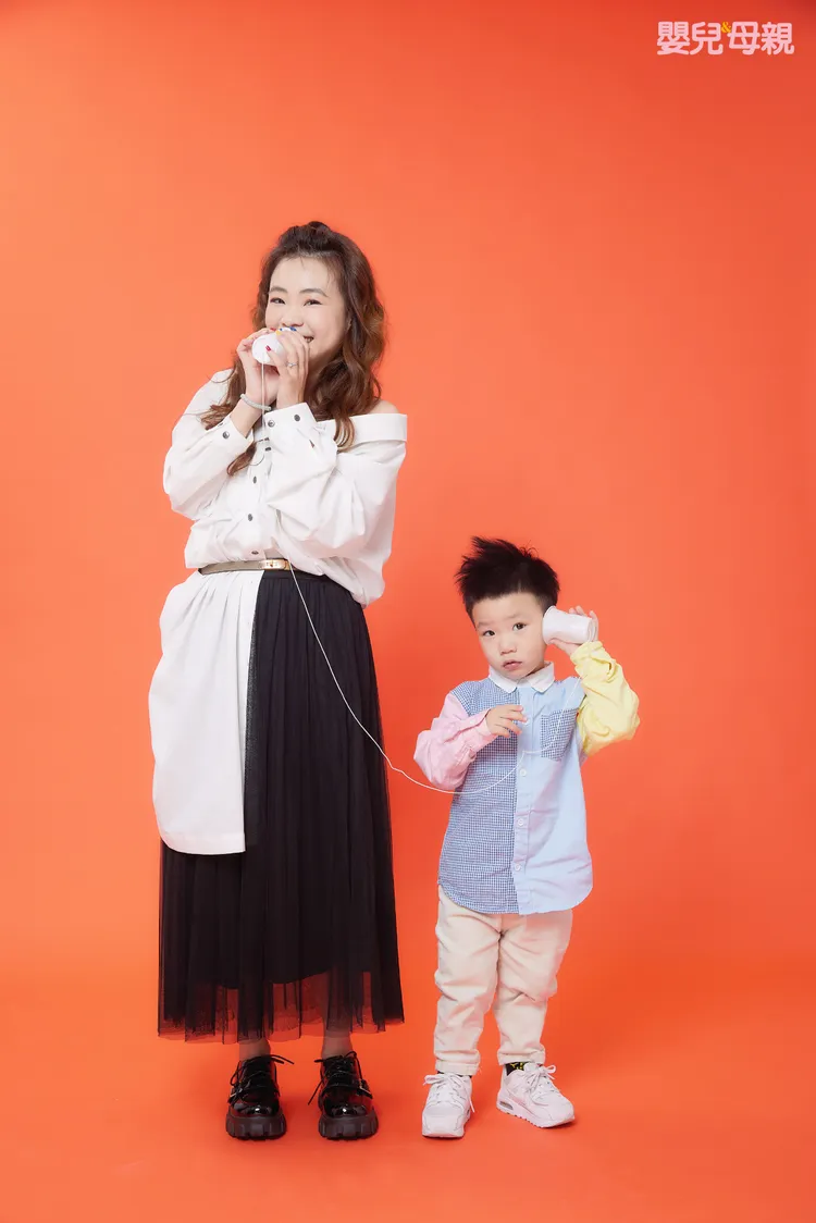 二伯(右)曝么子蔡波能直男個性。《嬰兒與母親》提供