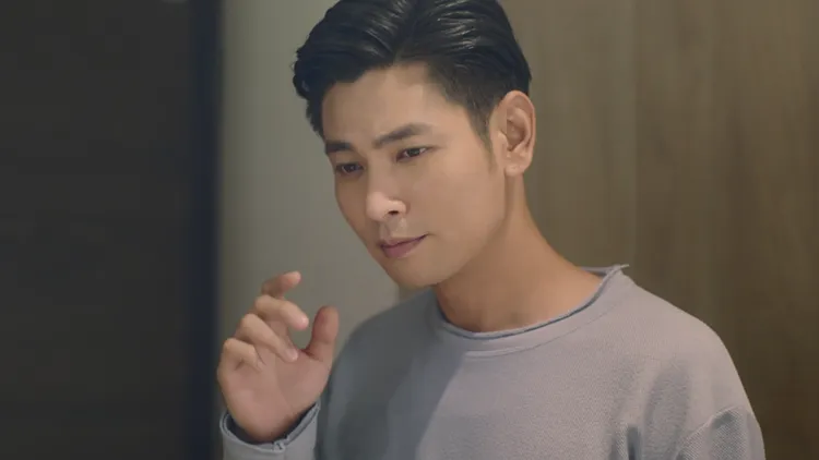 楊子儀被附身的神情。公視台語台提供