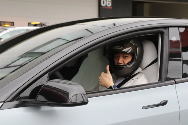 麗寶國際賽車場推出春節自駕活動，吸引不少民眾參加。業者提供