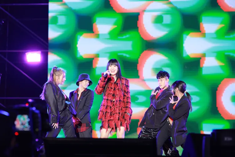 孫盛希挑戰唱跳。市府提供