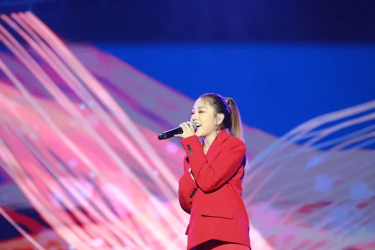 艾薇帶來招牌情歌。市府提供