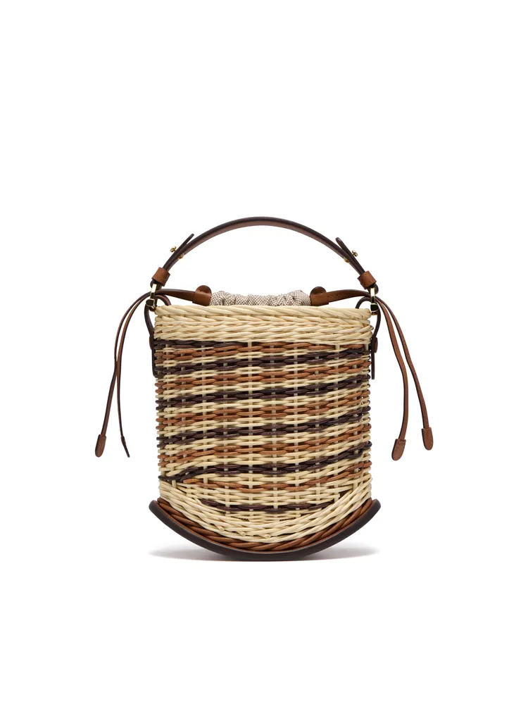 榛果色柳條編織Pin迷你水桶包，11萬6300元。品牌提供