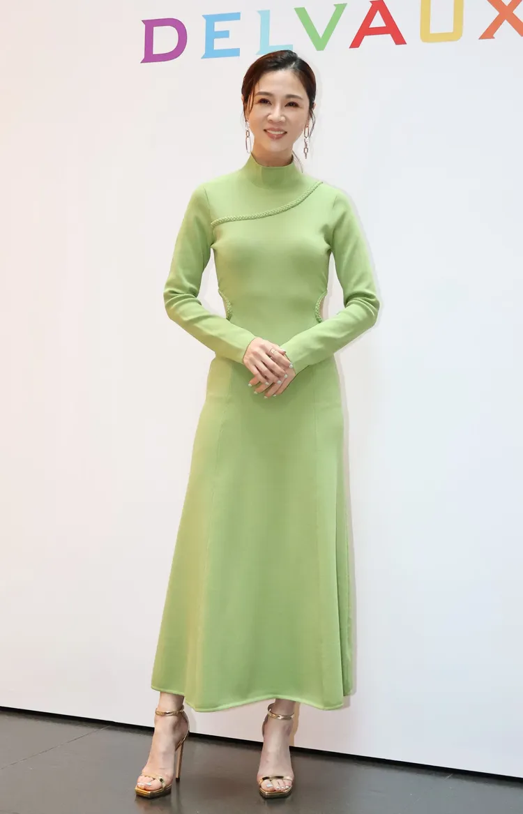 已單身10餘年的雙金影后謝盈萱，透露挑包和挑另一半一樣，同樣靠緣分。莊宗達攝