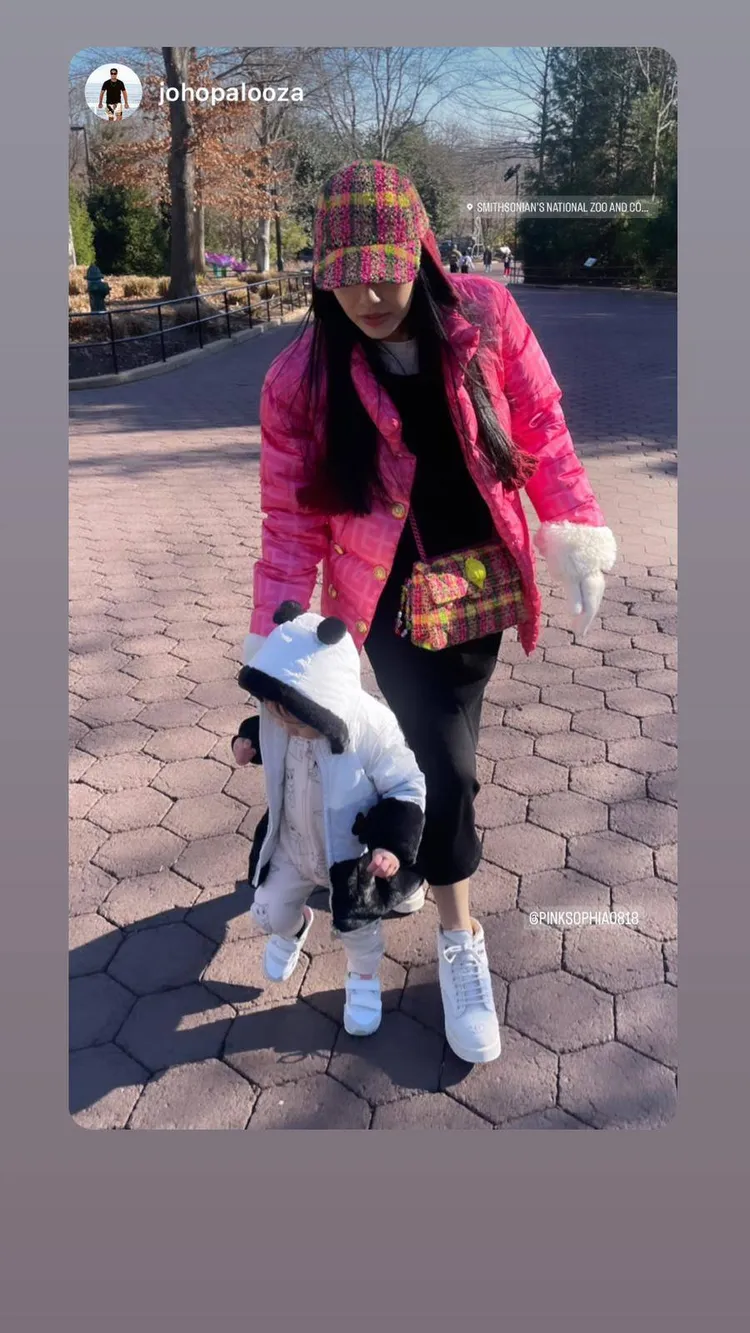 王思佳帶女兒出遊也是要漂漂亮亮。源鑛娛樂提供