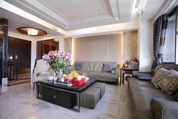 張世芳自宅72坪，以高級石材、土色系等點綴設計。朱世閎攝