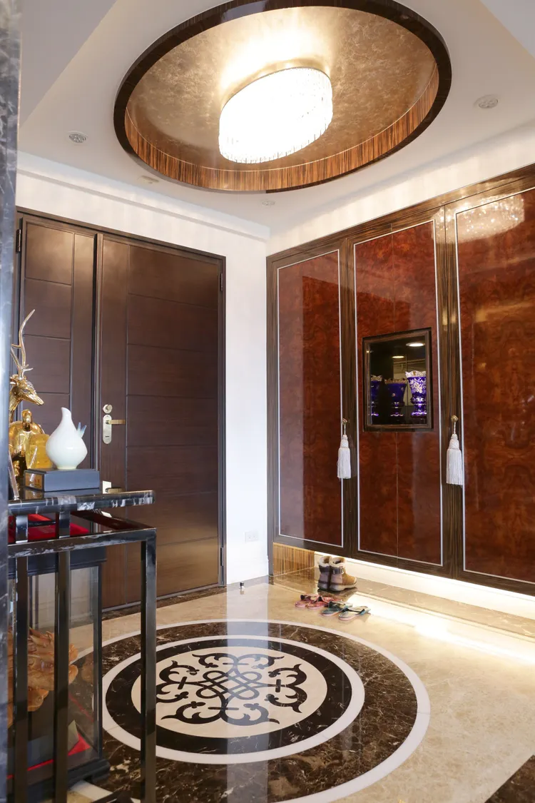 張世芳自宅玄關。朱世閎攝