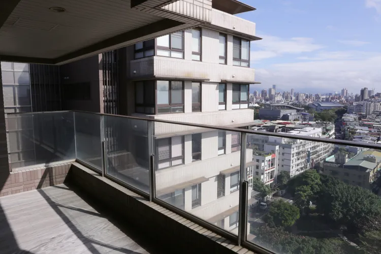 張世芳自宅露臺。朱世閎攝