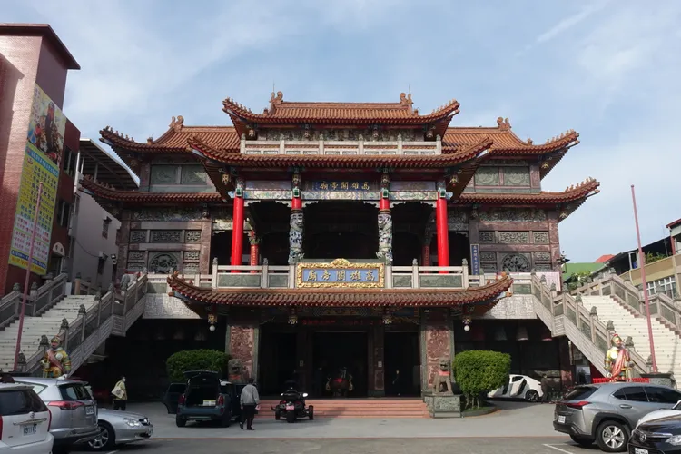 高雄關帝廟，是著名的財神廟之一。羅琦文攝
