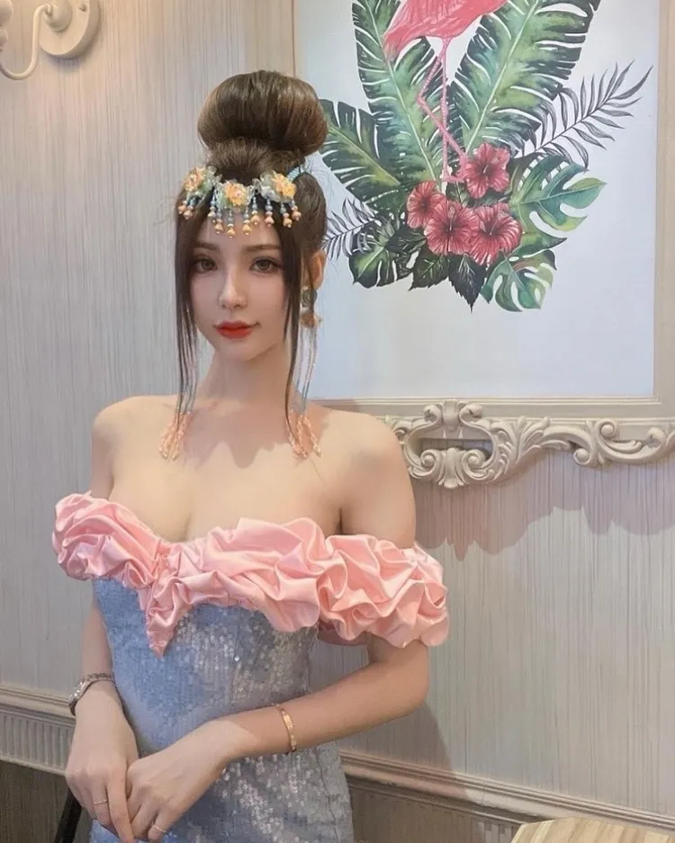 寧寧有「最美禮生」之封號。翻攝自寧寧IG