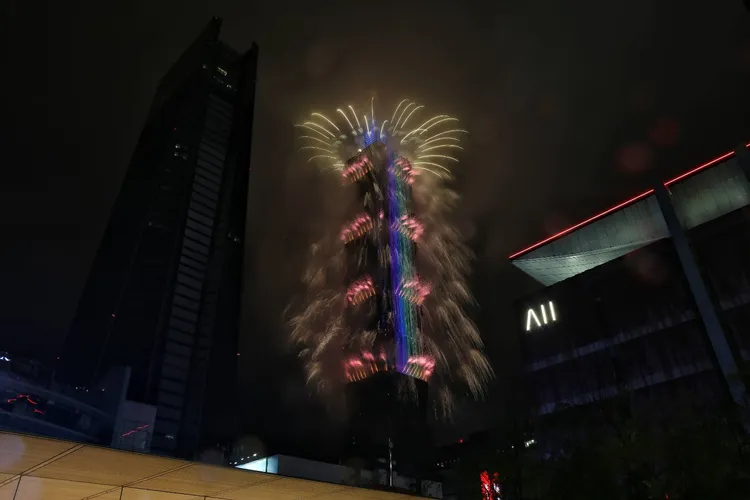 台北101煙火連續綻放300秒，喜迎2023年。攝影中心攝