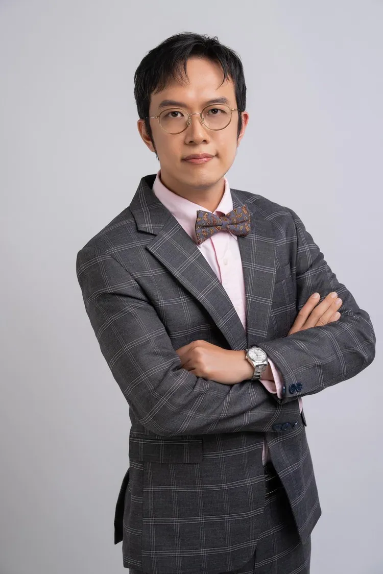 「時尚命理先生」沈泓壬。陳孝志提供