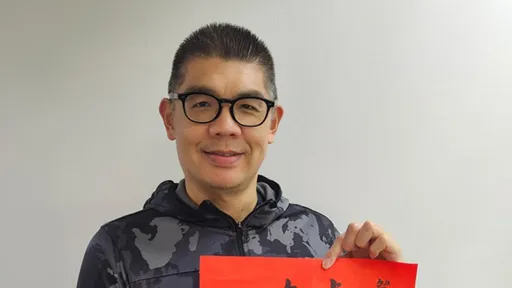 譏連勝文「修8堂課就誇口財經專業」 簡舒培:梁靜茹都不敢給你勇氣質疑梁文傑