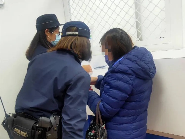 2件詐騙案件在新屋分駐所警員與金融機構行員通力合作之下，成功為民眾守護財產。翻攝畫面