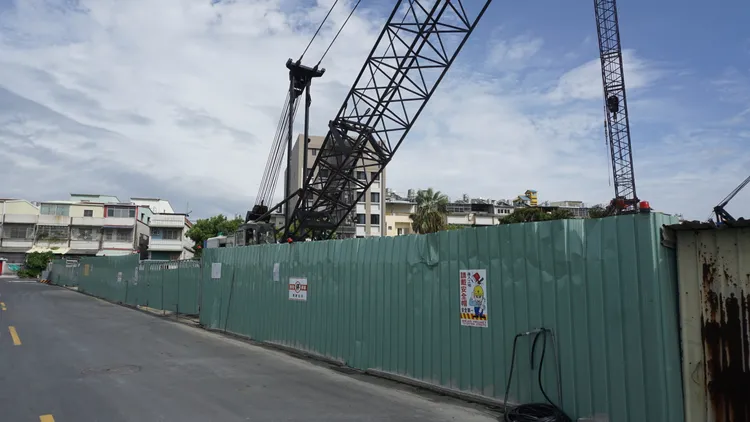 各區新屋單價飆漲，導致建商對於興建中房屋期待值大幅提升。葉家銘攝