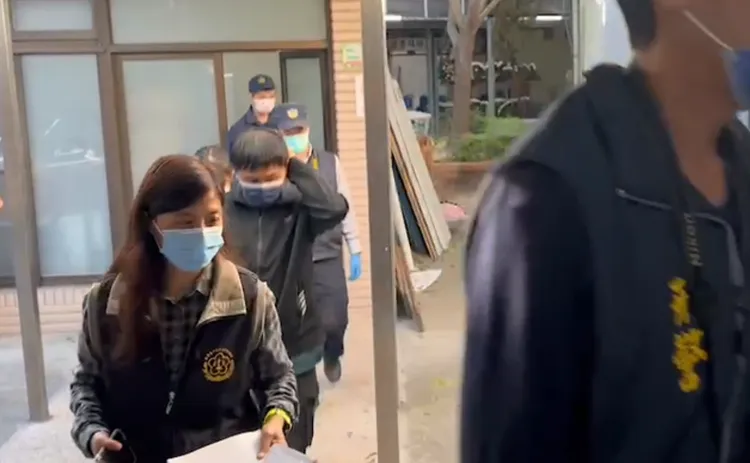 不幸命喪火窟的三代一家5口，遺體在中午陸續運抵殯儀館，檢察官下午會同法醫相驗遺體，釐清死因。讀者提供