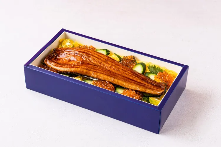 蒲燒鰻魚鮭魚卵新春豪華便當，售價999元。業者提供