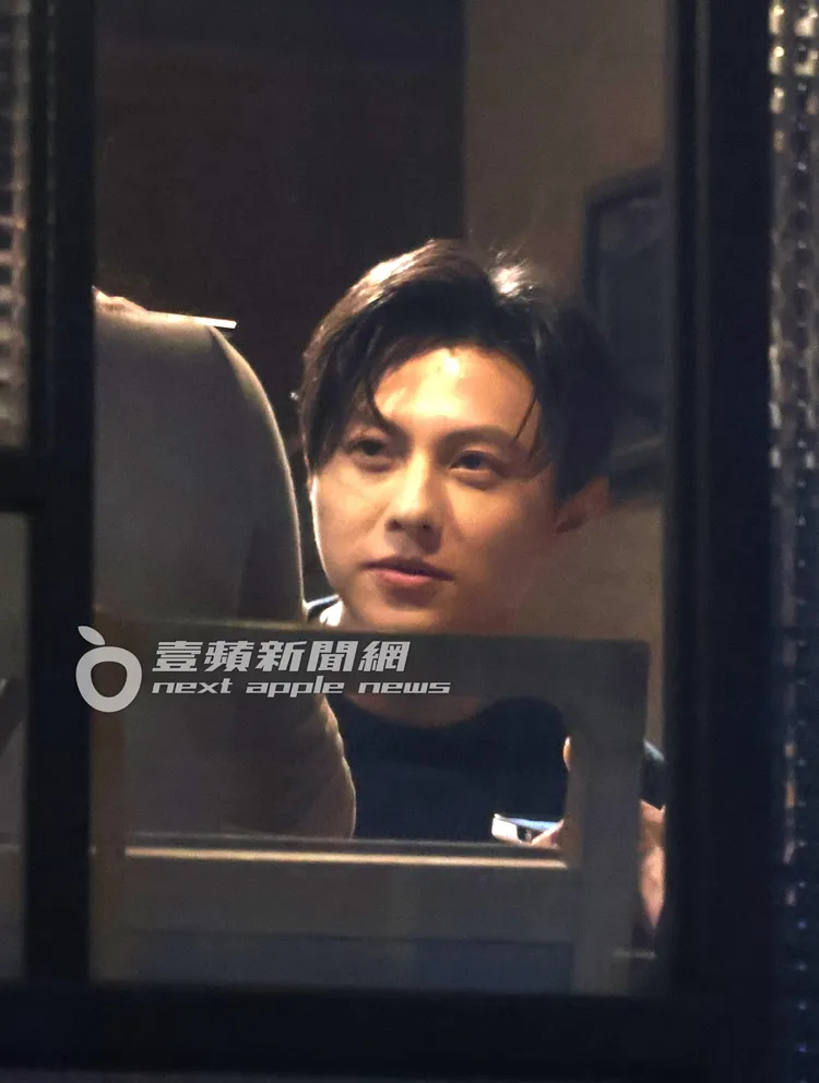 王子與身旁的席惟倫聊了一輪，不忘對晏柔中投以關愛的眼神。特勤中心攝