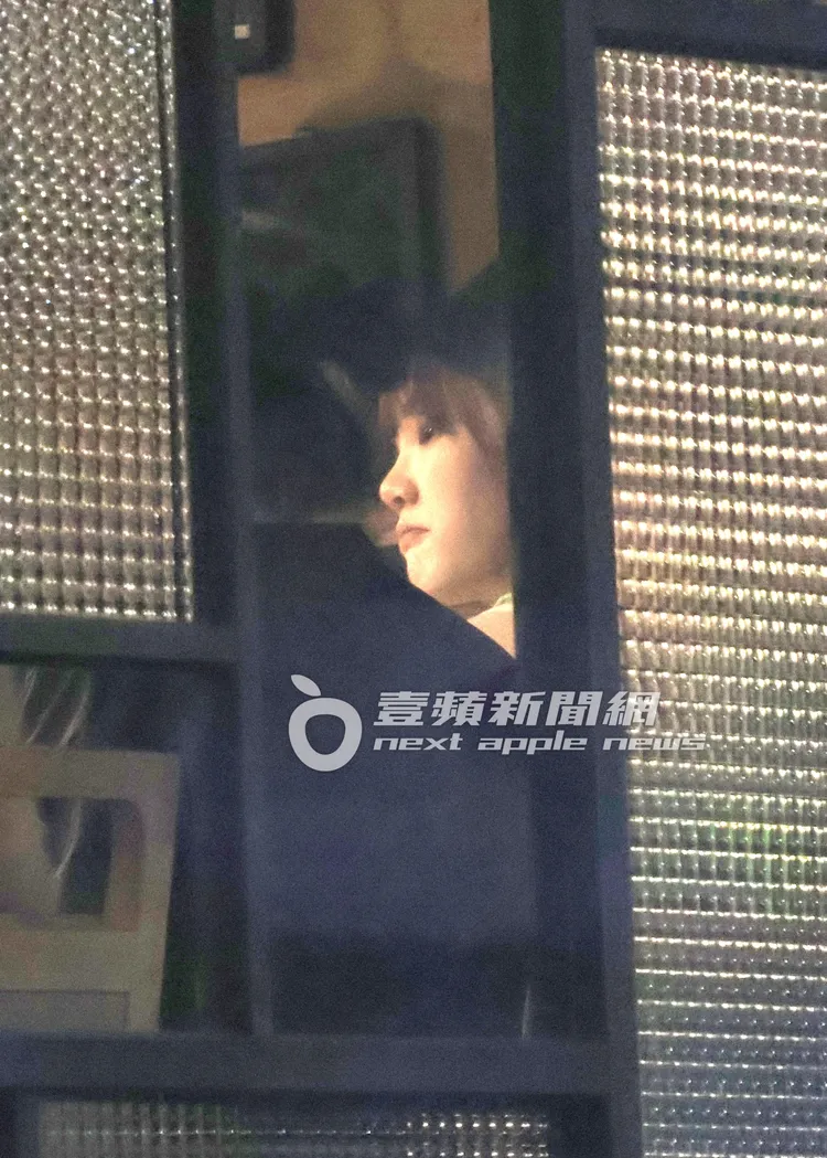 《全明星》班底吳心緹（右）稍晚也和房思瑜加入王子及毛弟的飯局。特勤中心攝