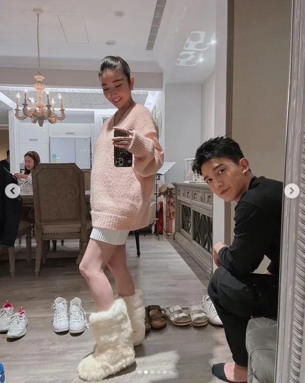 女星許維恩去年11月與王家梁結婚，日前開心宣布懷了女兒「忒忒」。翻攝《sharon701111》的IG