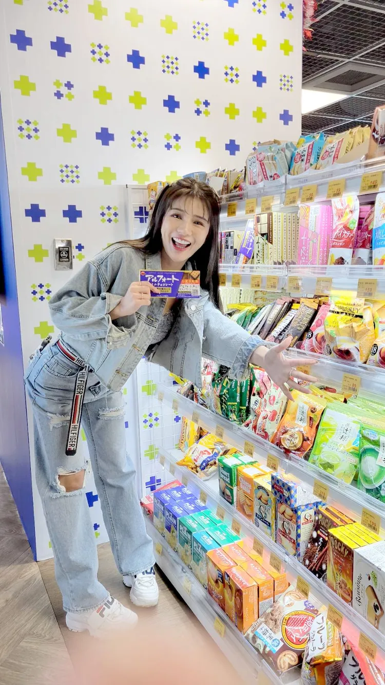 林岱縈看到零食就忍不住了。葉文正攝