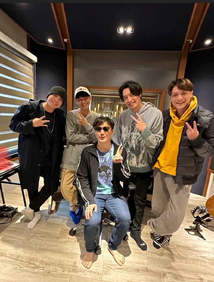 蕭煌奇（中）初一才開始休年假。好莉嗨提供