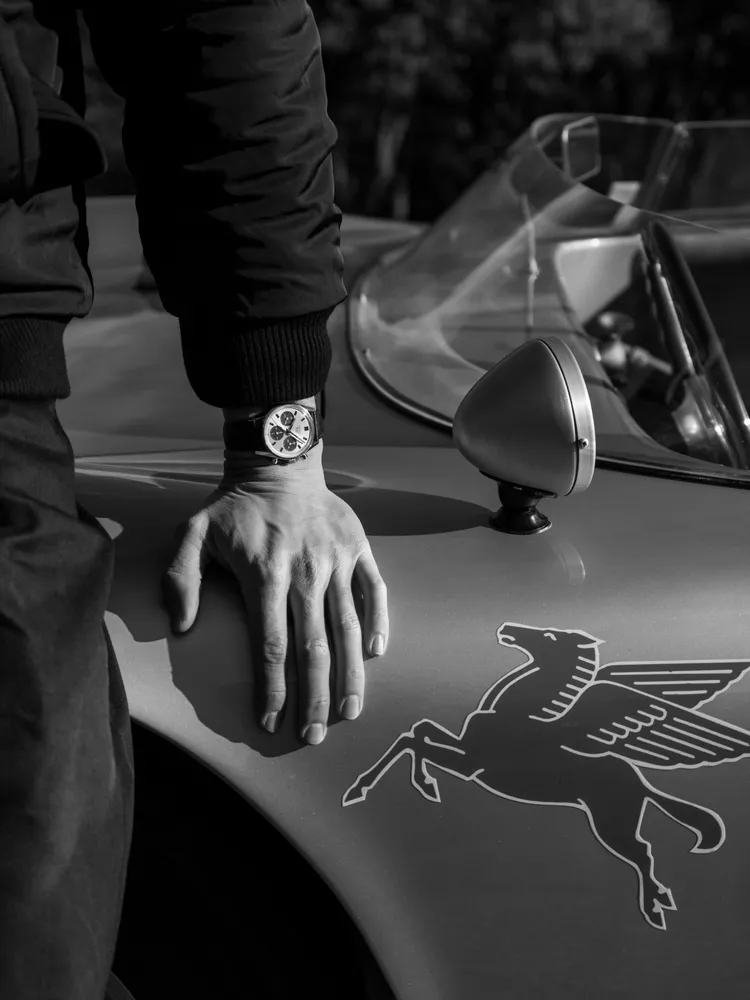 泰格豪雅Carrera計時腕錶60周年紀念版，限量600只，24萬2300元。品牌提供