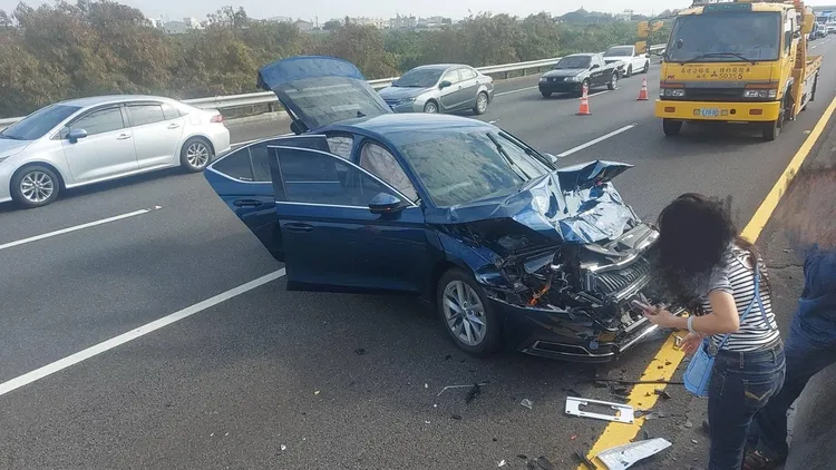 肇車車輛去年12月才領牌。取自臉書「台南道路救援張家班」