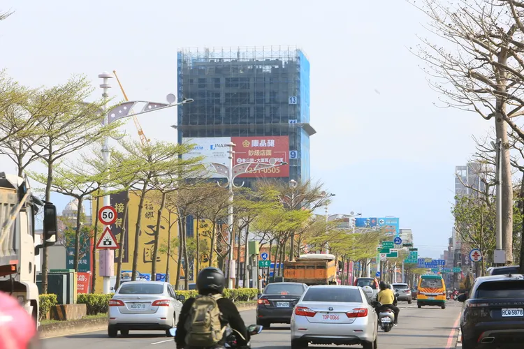 專家認為，面對經濟成長速度放緩、政府打炒房等變數，預估2023全年推案量將與去年相仿，整體呈現量穩、價緩漲格局，示意圖。資料畫面