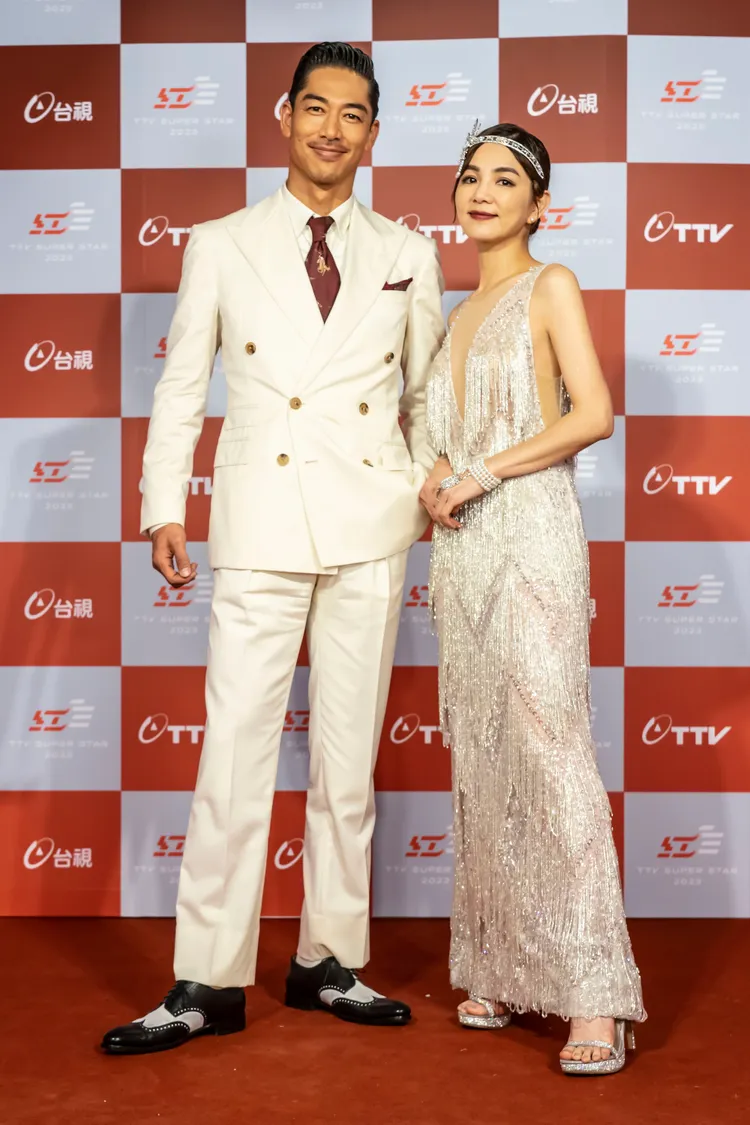 AKIRA（左）和Ella僅用一個下午的時間合體排練。台視提供