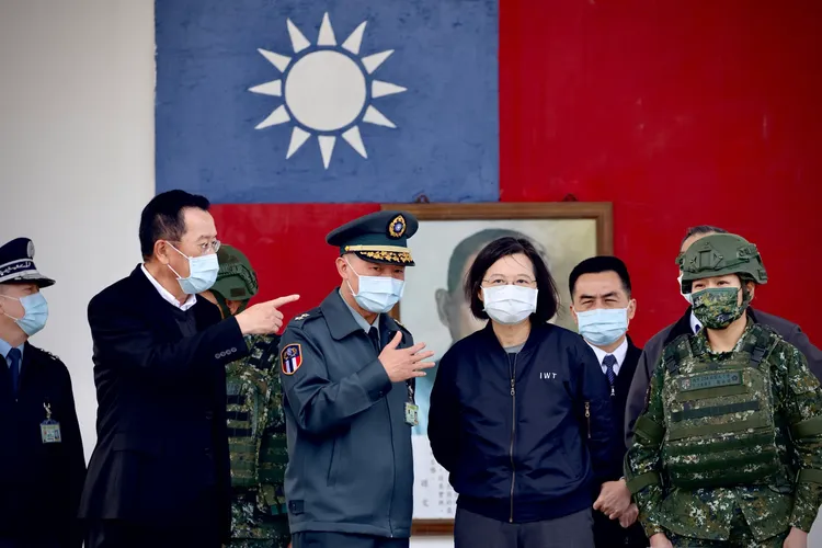 蔡英文到嘉義視察陸軍機步234旅聯兵一營。林林攝