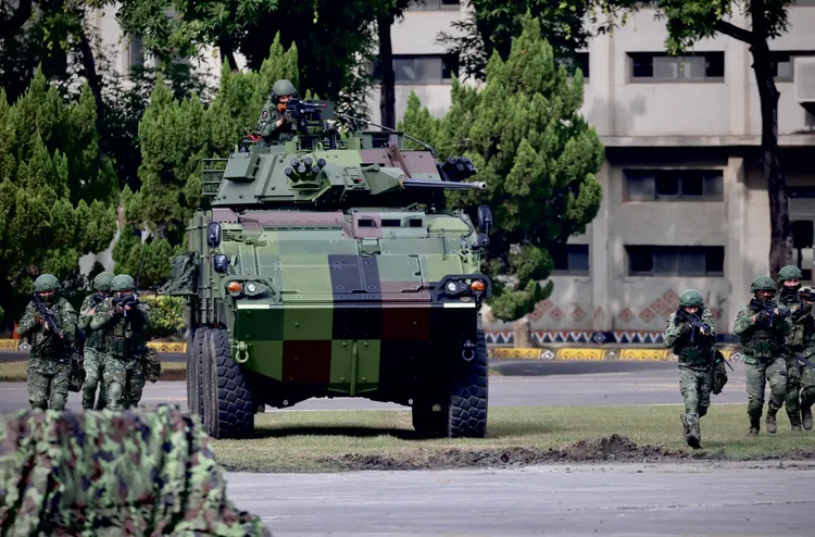 陸軍機步234旅聯兵一營出動CM-34 30公厘機砲裝步戰鬥車參與實兵操演。林林攝