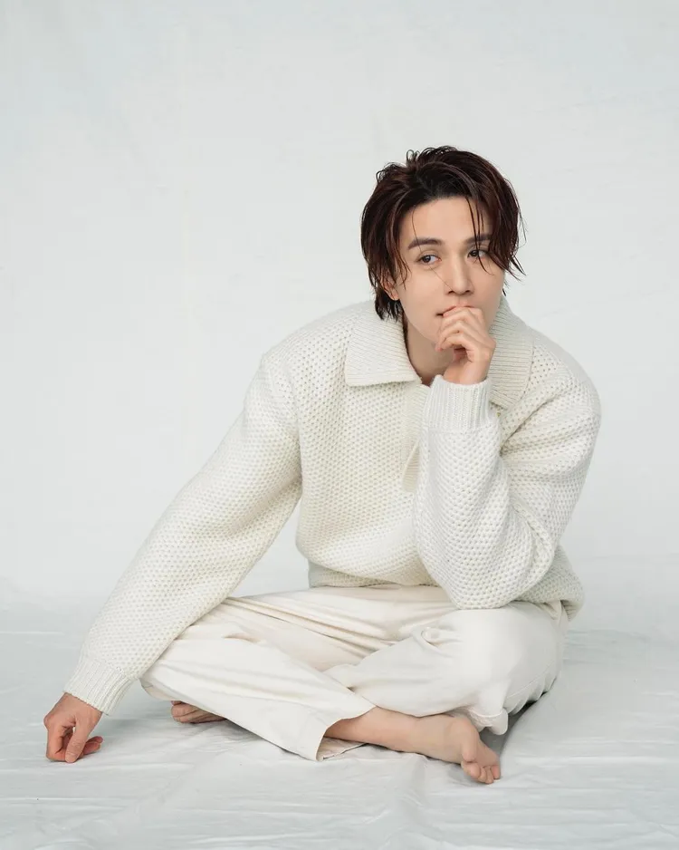 身為黃金單身漢的李棟旭，因正面形象和開朗又略帶無厘頭的個性，是網友眼中「新公共財男神」的不二人選。翻攝leedongwook_official IG