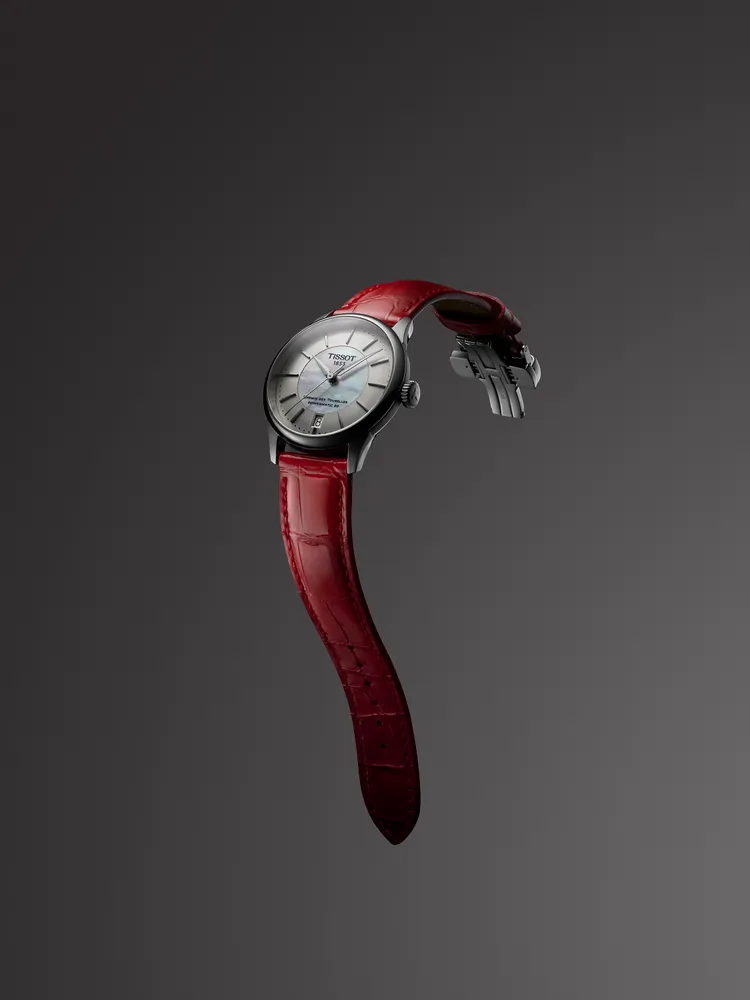 TISSOT新代升級的杜魯爾系列錶款，皆搭載配置Nivachron鈦合金抗磁游絲的Powermatic 80自動上鍊機芯。品牌提供