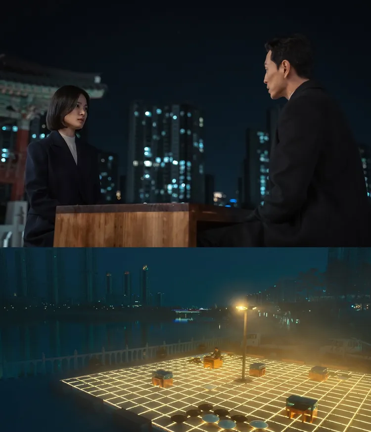 鄭星一（上圖右）戲裡熱愛圍棋，打造了圍棋公園，可見宋慧喬背後的青羅樓。翻攝Netflix