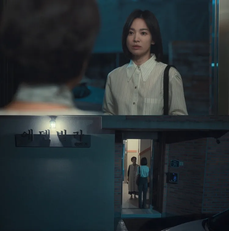 宋慧喬為復仇搬到林知衍家對面，在清州的大樓取景。翻攝Netflix