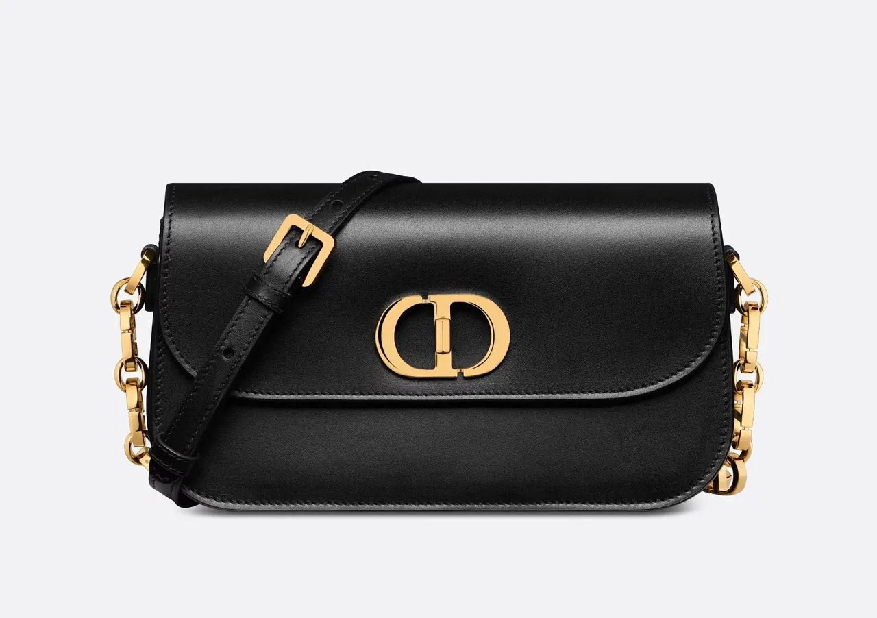 30 Montaigne Avenue翻盖炼带肩背包，12万元。翻摄DIOR官网