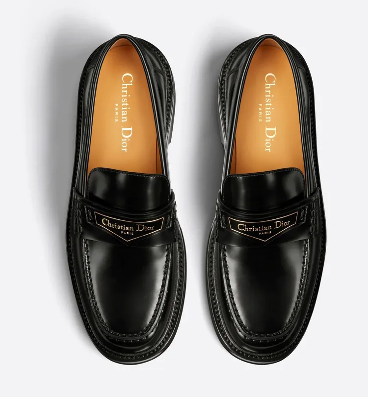 Boy樂福鞋，3萬2000元。翻攝DIOR官網