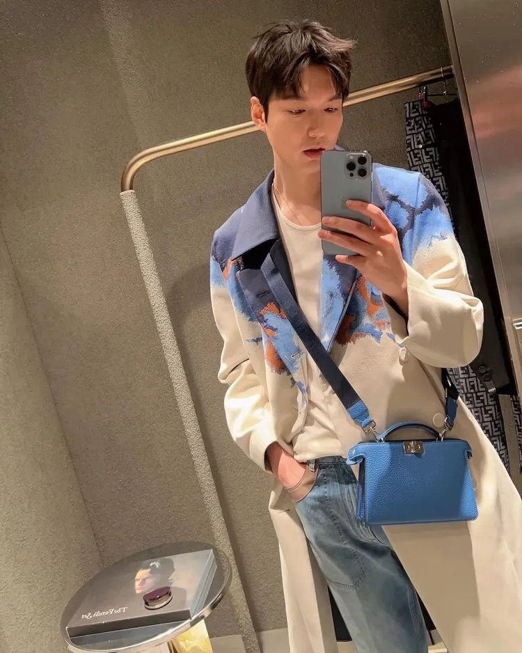 李敏鎬還在IG上分享了多張於FENDI首爾旗艦店內拍攝的帥照。翻攝actorleeminho IG