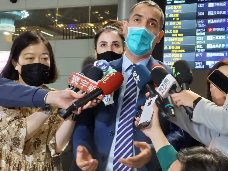 土耳其駐台北貿易辦事處處長貝定可感謝我國救援行動。內政部消防署提供