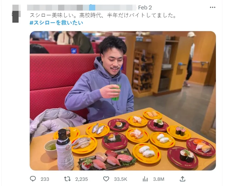 網友在壽司郎點了滿滿一桌。翻攝推特