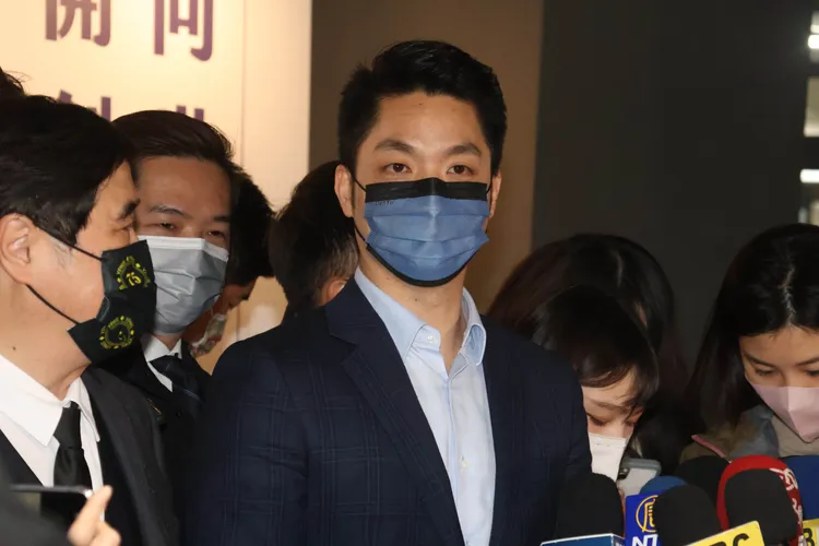 蔣萬安競選時提出「0-6歲政府加倍養，台北爸媽，雙倍寶貝」政見。資料照，彭欣偉攝