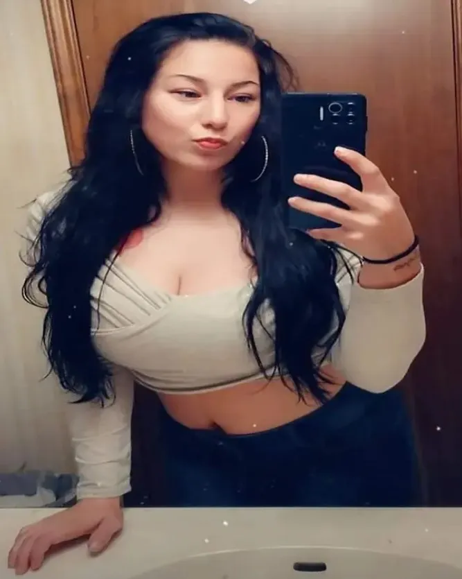 爆乳蛇蠍女史卡比妮絲雖然已婚，不過她的婚外性生活仍然非常活躍。翻攝臉書Taylor Schabusiness