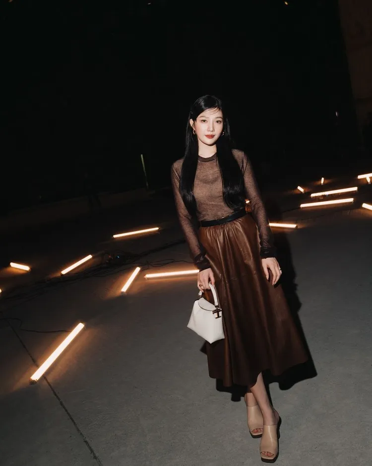 與TOD’S合作密切的韓團Red Velvet成員Joy，也以頗具女人味的造型現身秀場。翻攝tods IG