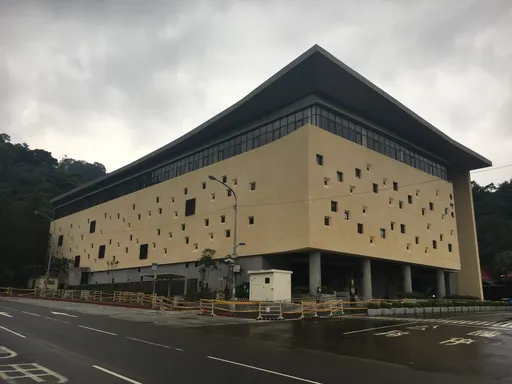 北市冰櫃塞爆！二殯80具遺體放「禮廳」　家屬要自費買乾冰