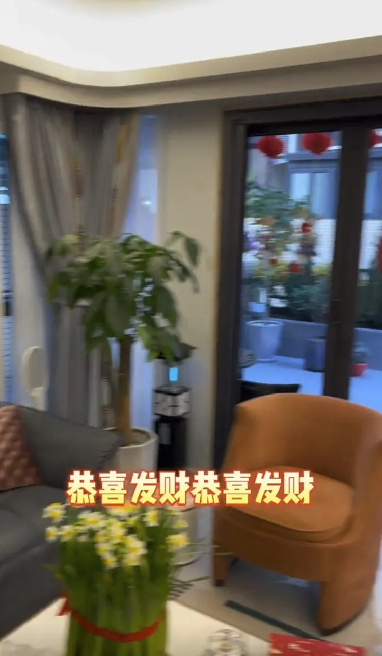 李國麟住家其中一隅，就能感受到寬敞舒適感。翻攝李國麟抖音