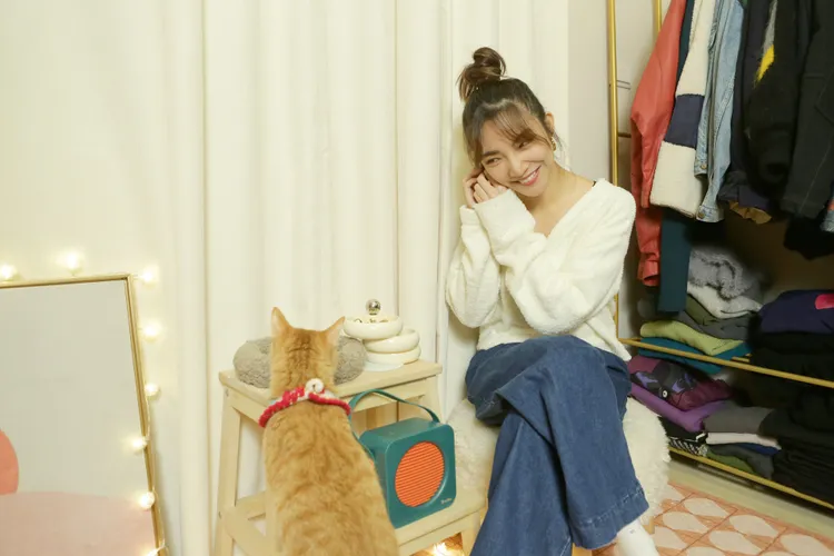 更衣室是全家唯一少女風的所在，高雋雅會在此打扮。朱世閎攝