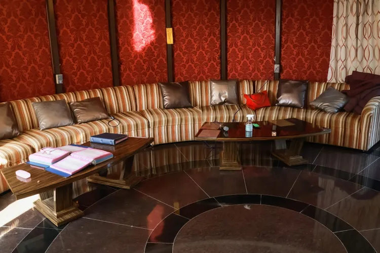 KTV屬於公共空間。趙世平攝